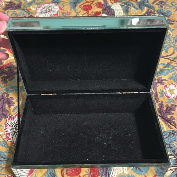 “Make Your Dreams Happen” Jewelry Box - Picture 2 of 3